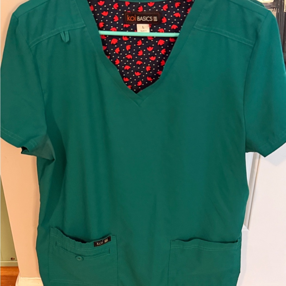 Koi Basics hunter Green Scrub Top